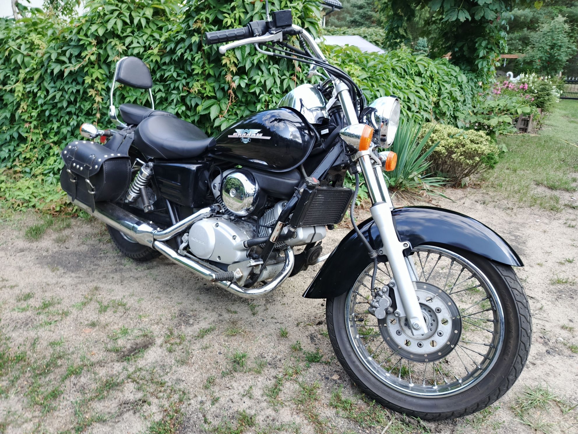 Honda Shadow 125 kat B