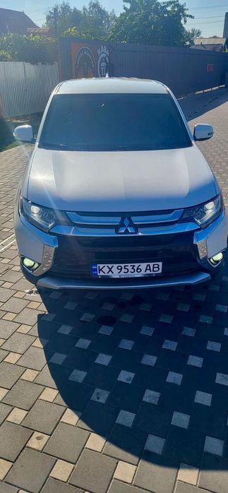 Mitsubishi outlender 2.4 газ/бенз. 7 місць. Повний привід