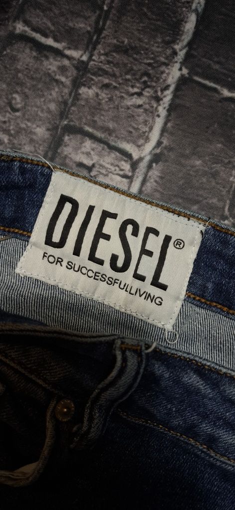 Diesel Buster Regular Slim Tappered spodnie jeansowe męskie, dżinsy