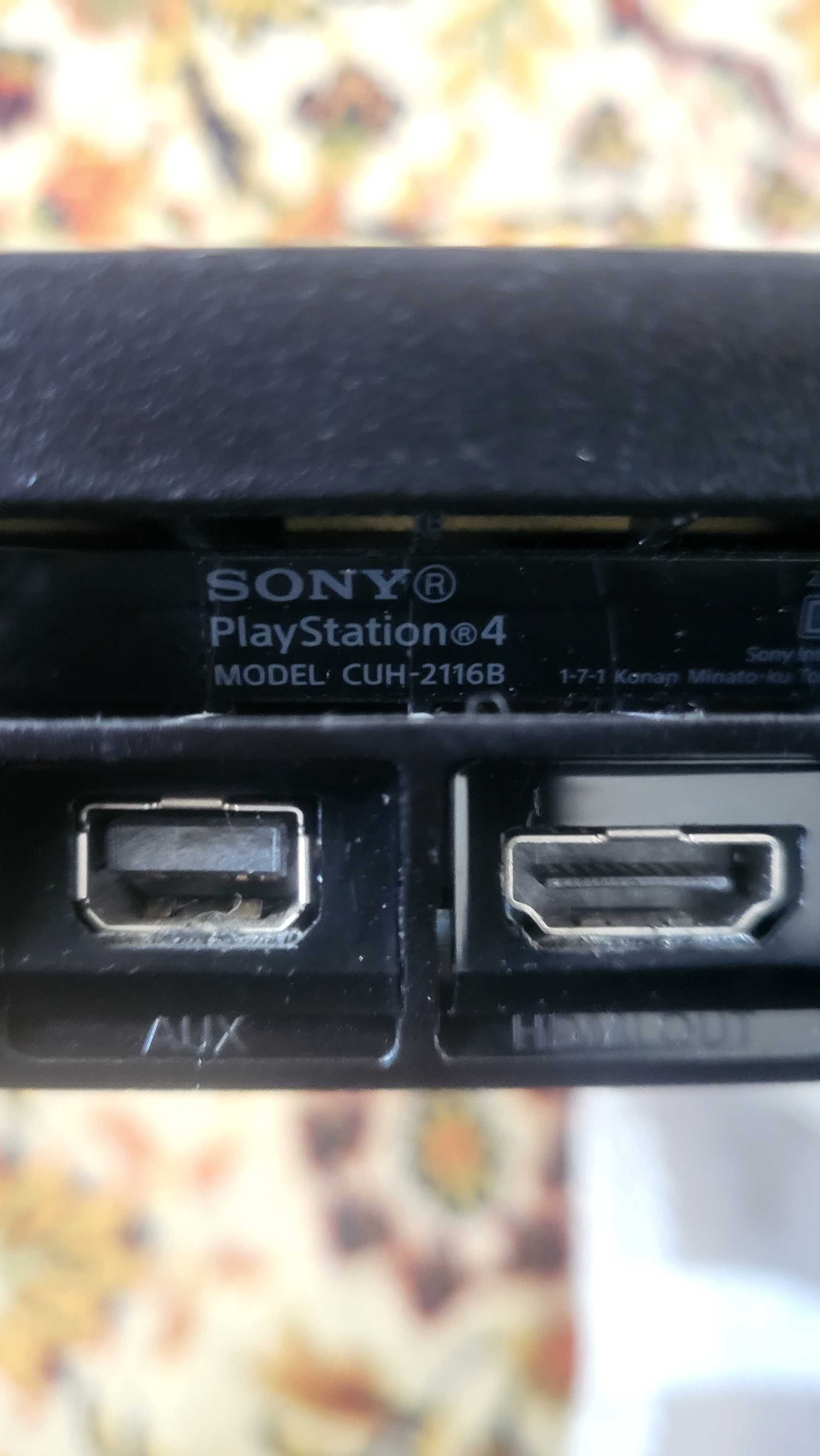 PlayStation 4 com 1 comando e extras
