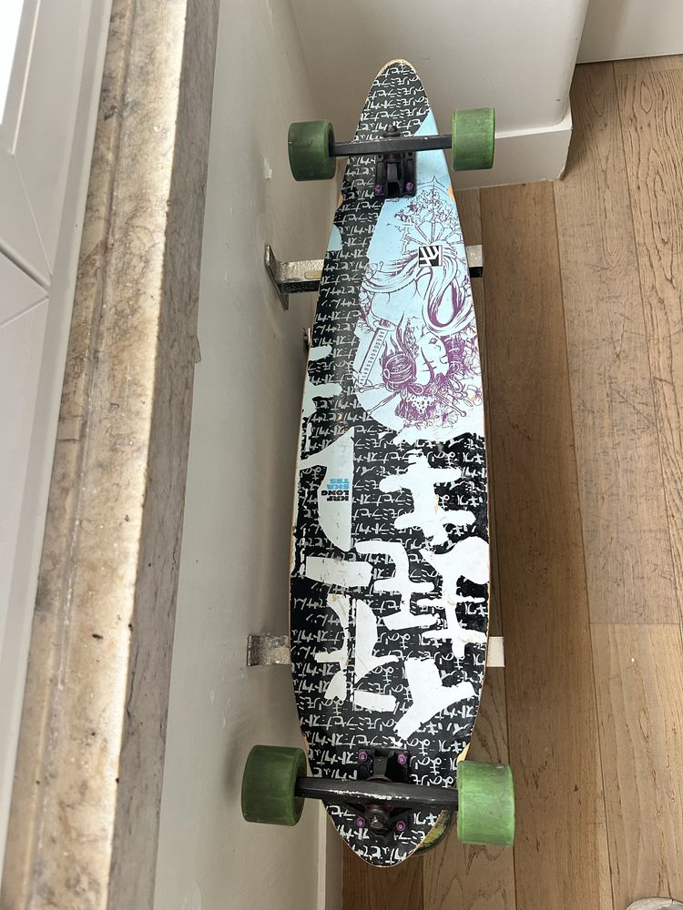 Vendo longboard skate KRF