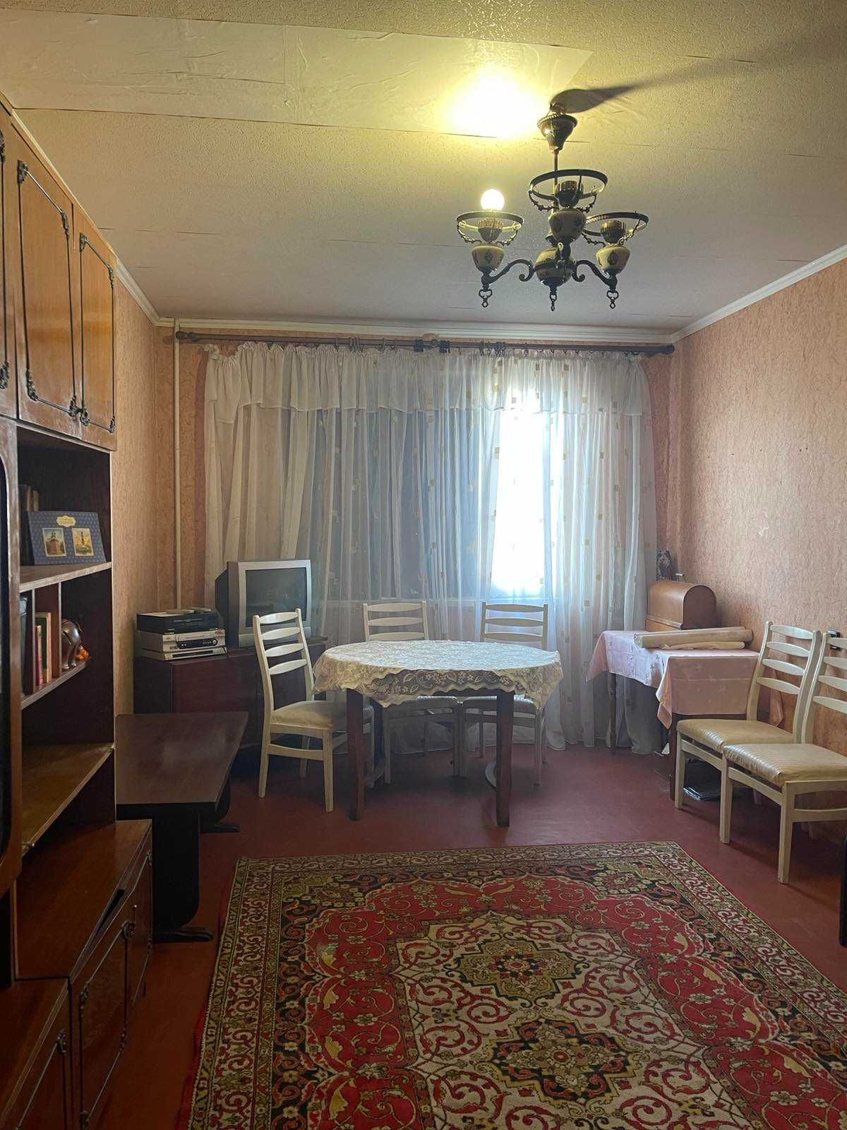 3х комнатная квартира в Роганском жилмассиве, ул. Зубарева 49А