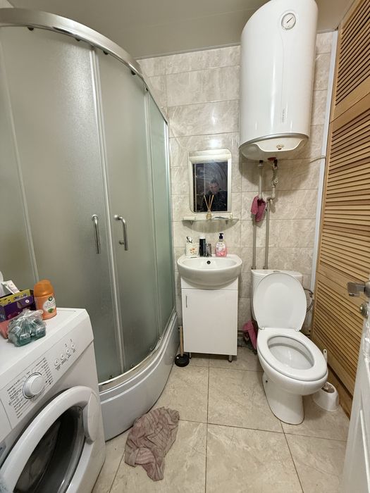 Світла 1‑кімнатна квартира 40 м², Дніпро, вікна на Образцовський ринок