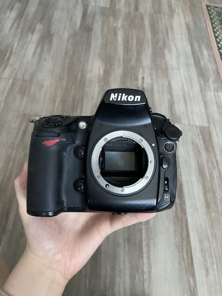 Продаю Nikon D700 Full Frame