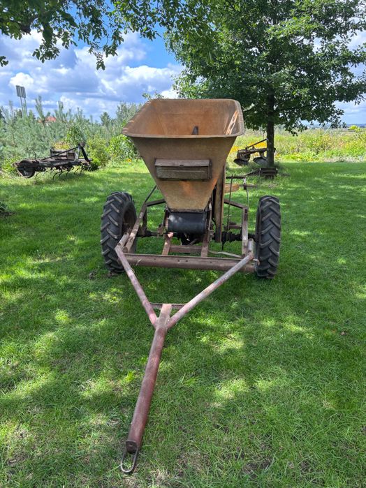 Siewnik/rozsiewacz do nawozów KOS