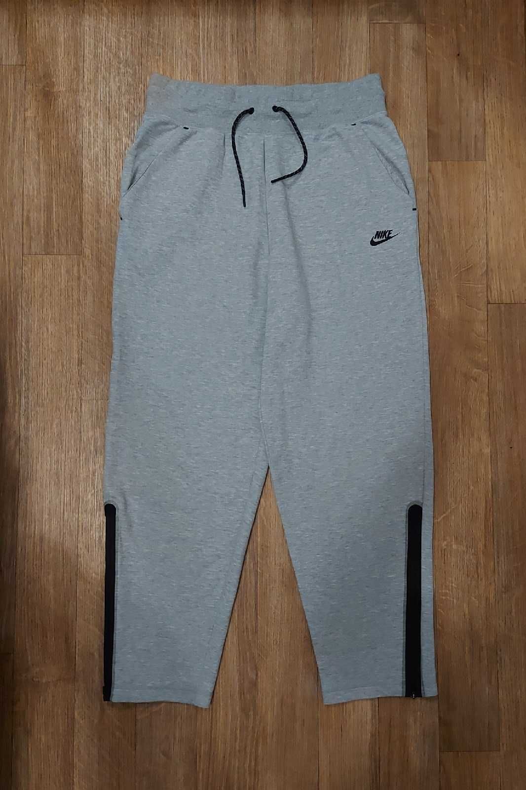 Штаны спортивные Nike tech fleece