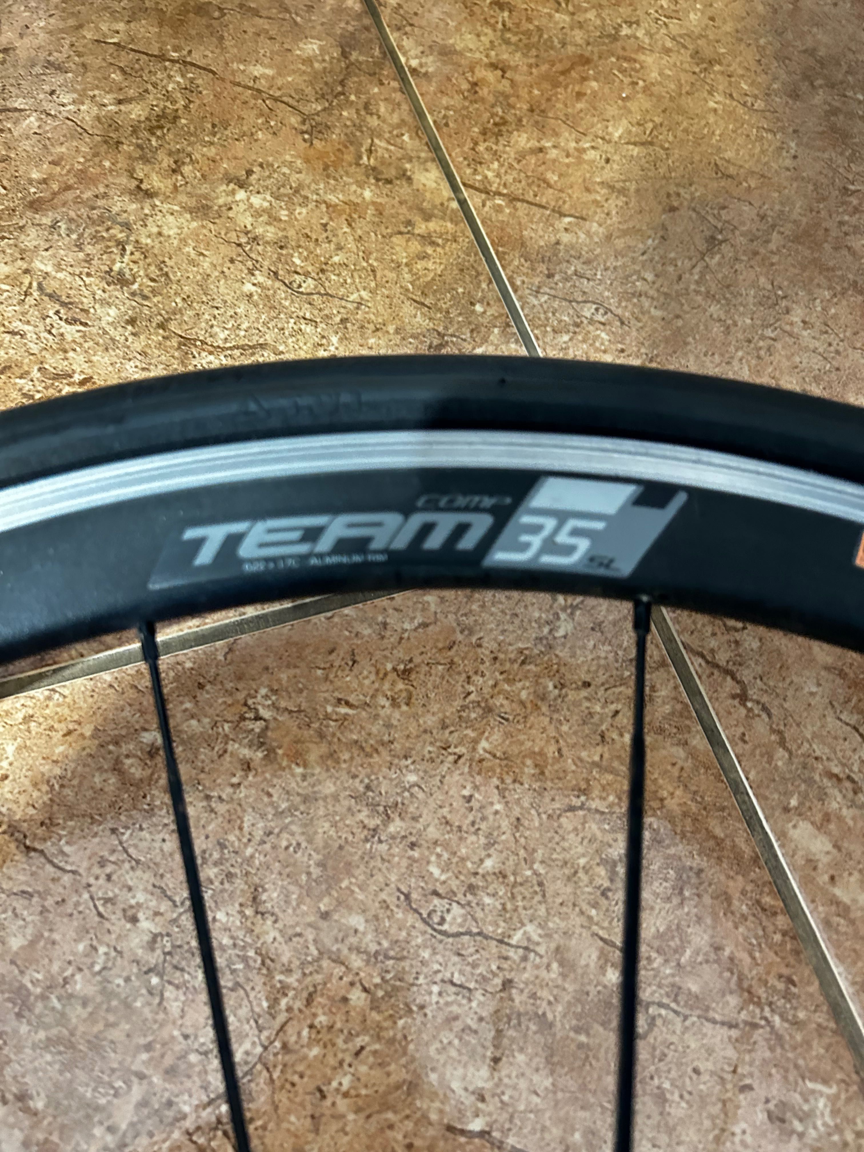 Rodas Team Vision comp 35