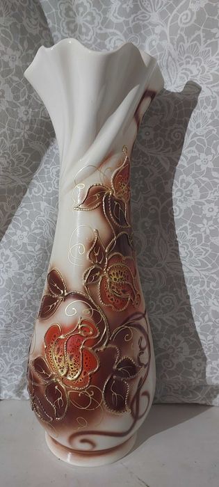 Продам напольну вазу