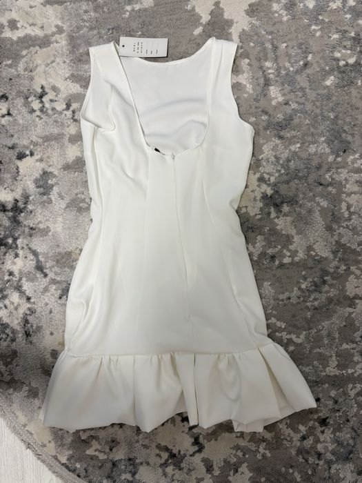 плаття біле.