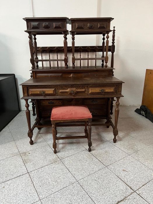 Mobilia de quarto antiga