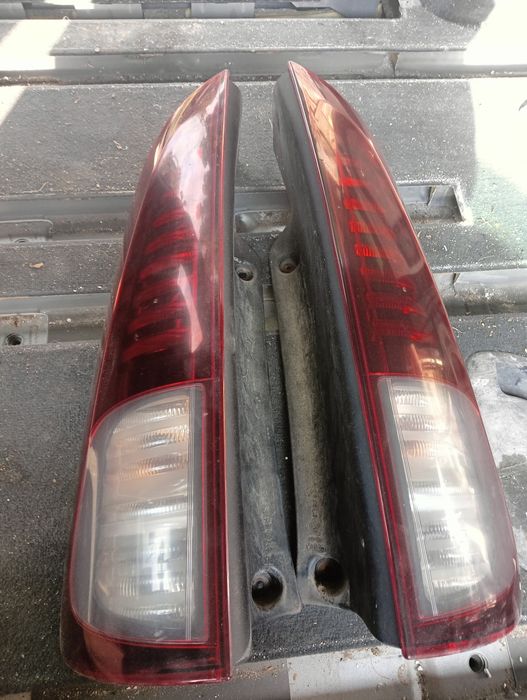 Witam sprzedam lampy tylne do Renault Espace 4