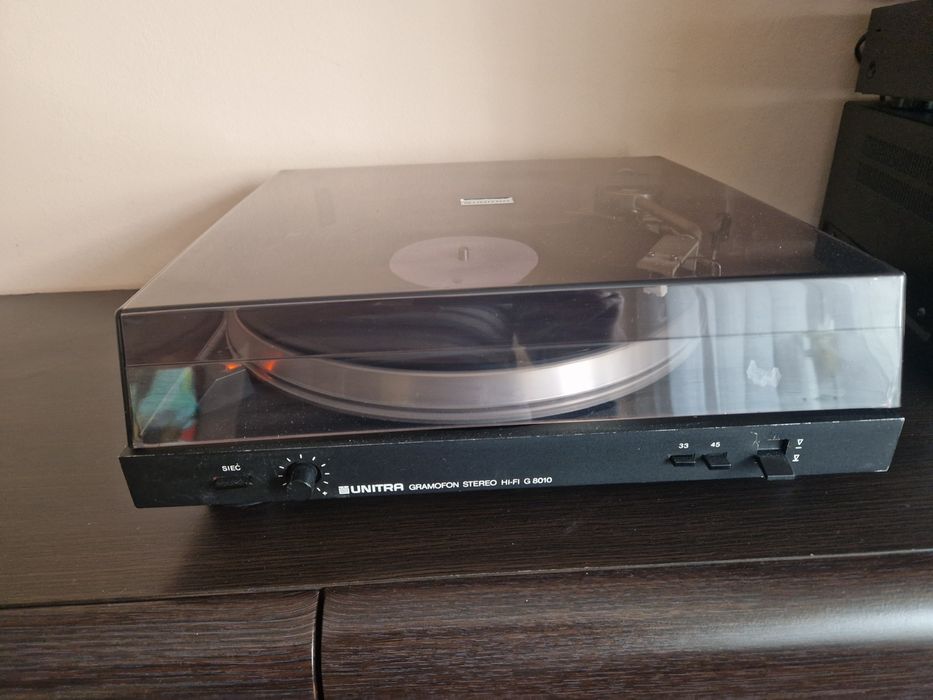 Gramofon stereo G 8010