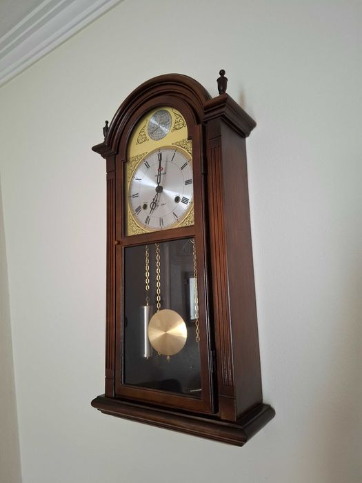 Relógio antigo de sala