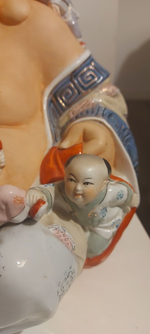 Buda da fertilidade  com 5 filhos pintado à mão