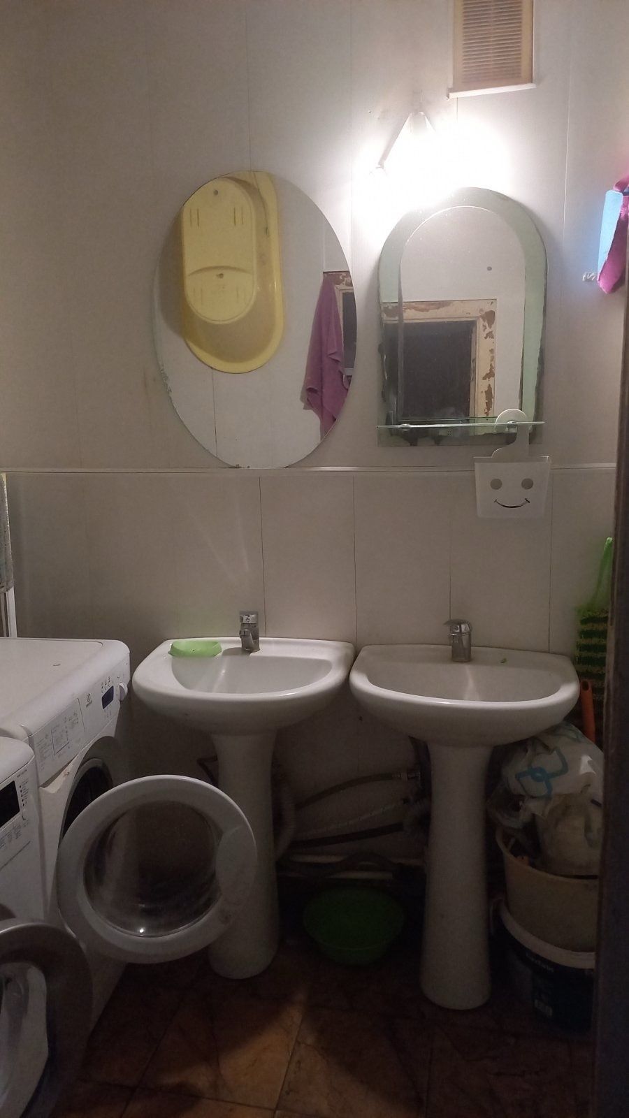 Продаж кімнати в ком.кв.,вул Азербайджанська 8-Б .