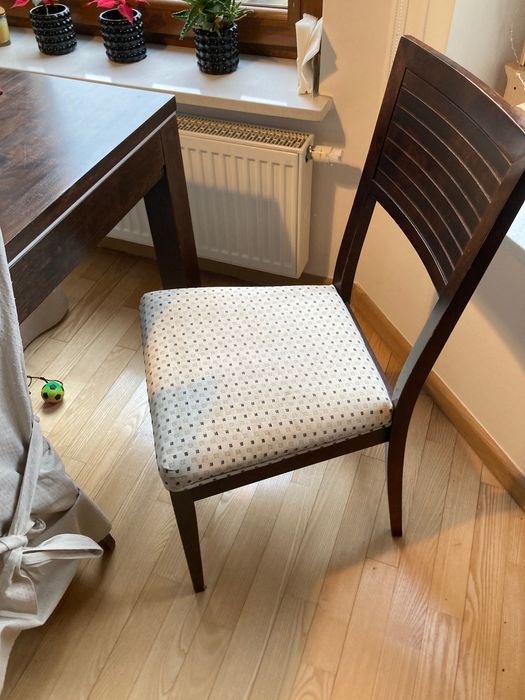 Meble Klose stół krzesła komody