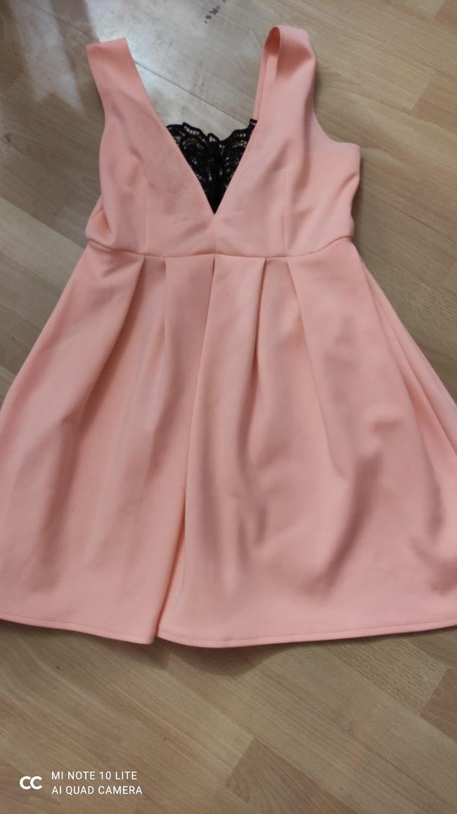 Sukienka brzoskwiniowa