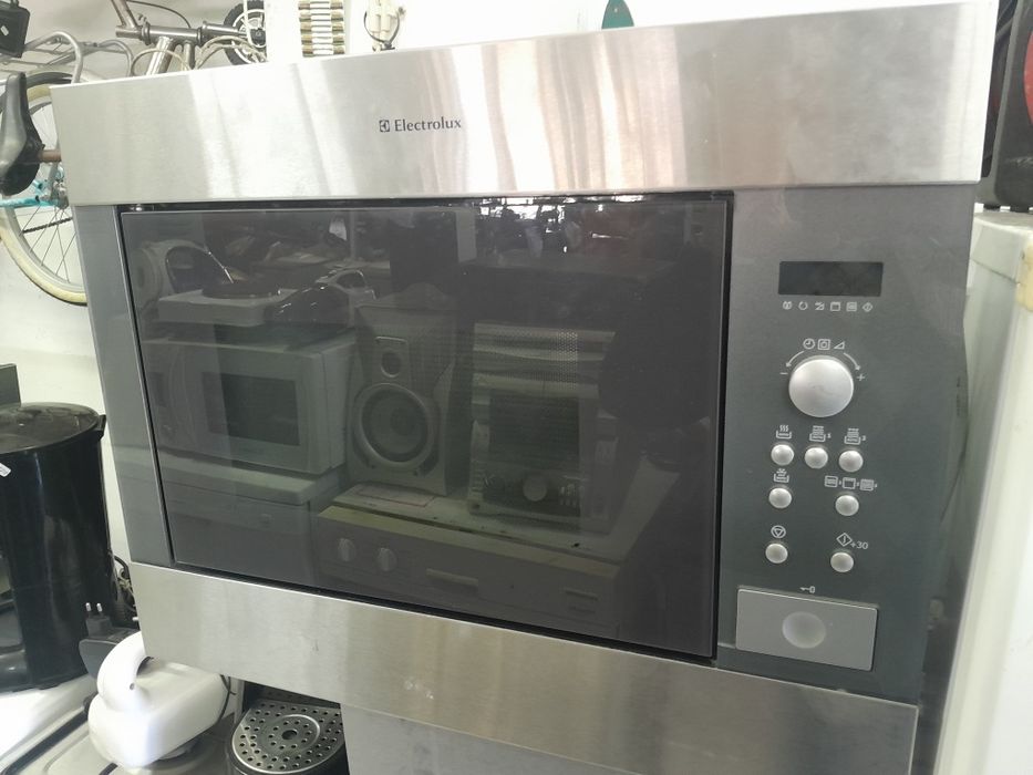 Microndas ELECTROLUX C/ GRILL NOVO 55€
