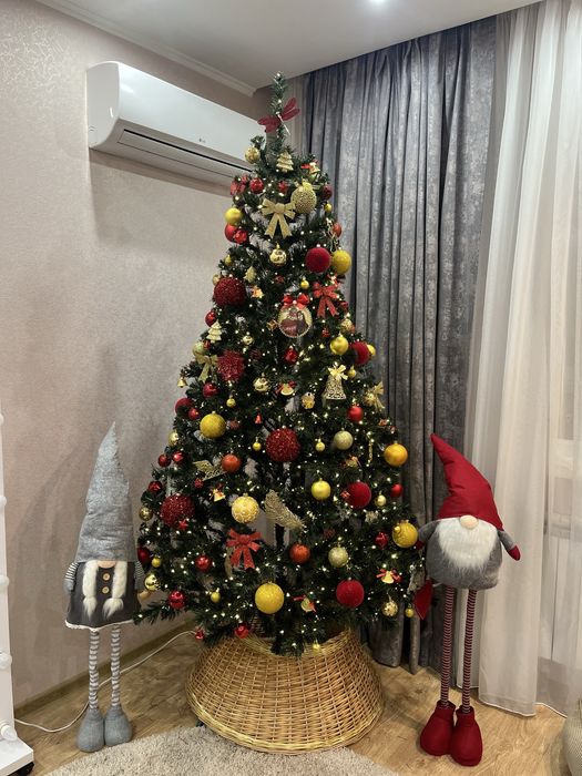 Ялина штучна «Казка» 2.3 м. зелена в коробці