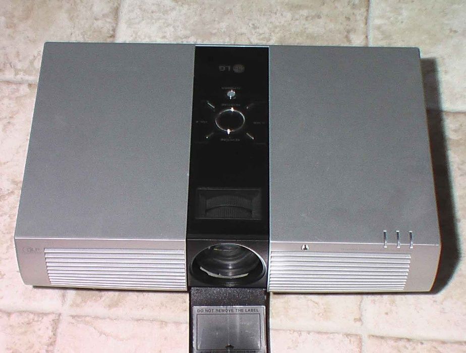 Projektor rzutnik multimedialny LG RD-JT91  TV ekran