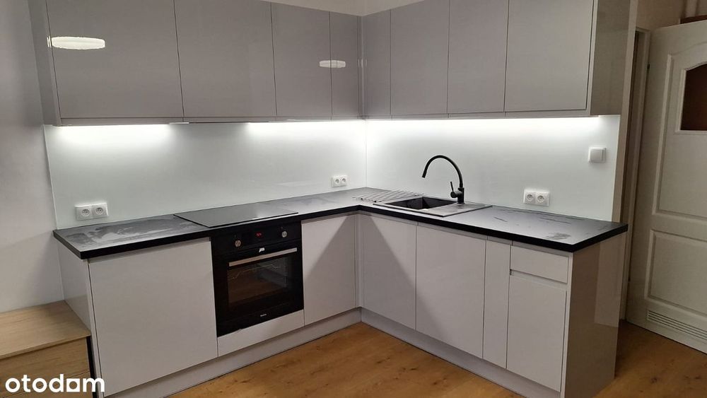 Kawalerka w ścisłym Centrum Gdyni 26m2.