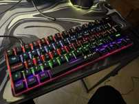Teclado gamer NPLAY praticamente nova