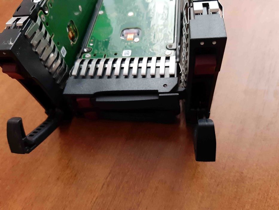 Жорсткий диск HP 1TB 6G SATA 7.2K rpm SFF (MM1000GFJTE)