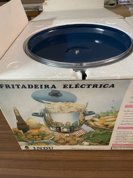 bonita fritadeira elétrica nova