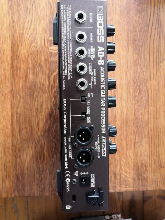BOSS AD 8 akustik preamp