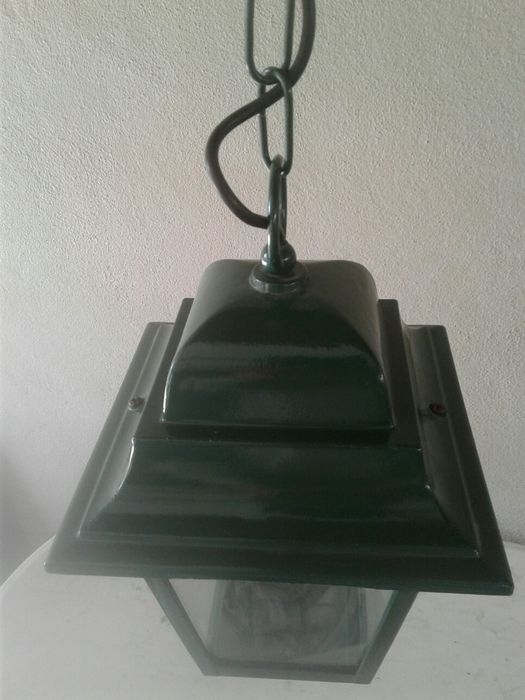 Lanterna candeeiro de exterior e jardim verde novo