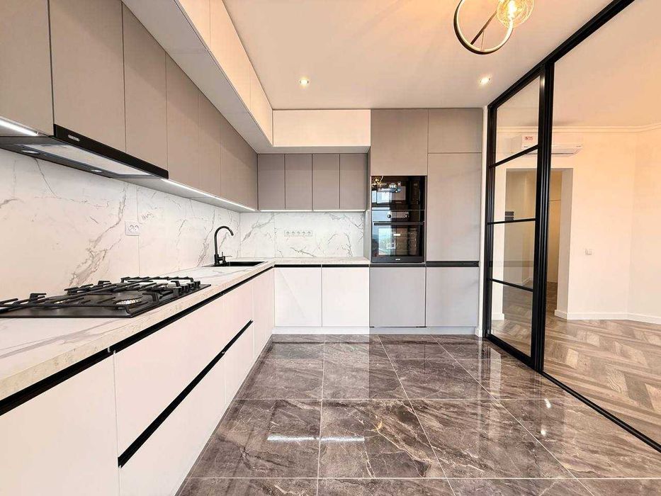 Видова 2.5 кім з ремонтом в обжитій новобудові!