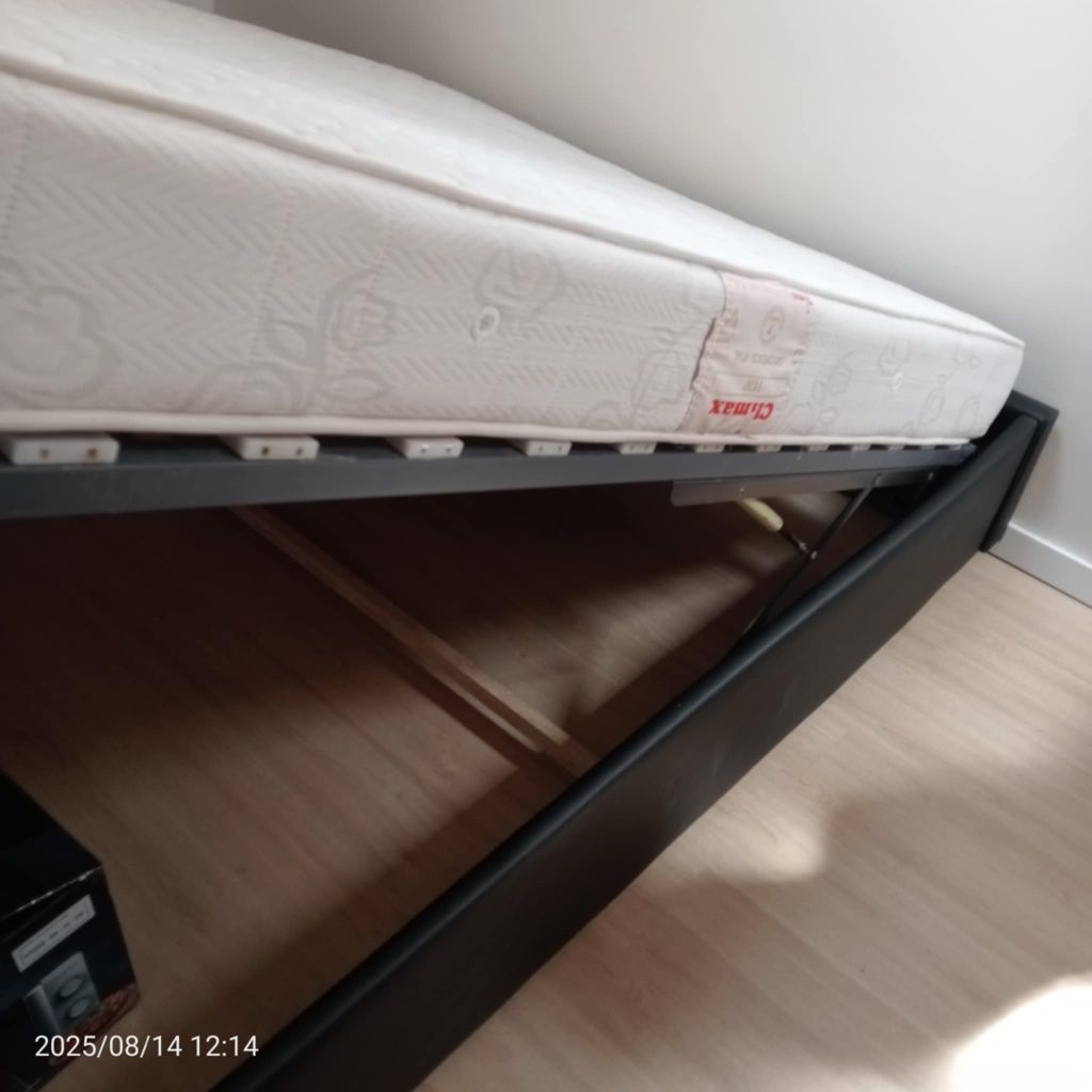 Cama de casal com colchão