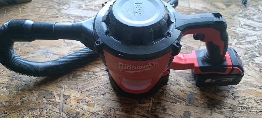 Odkurzacz Milwaukee m18 CV Aku 5ah