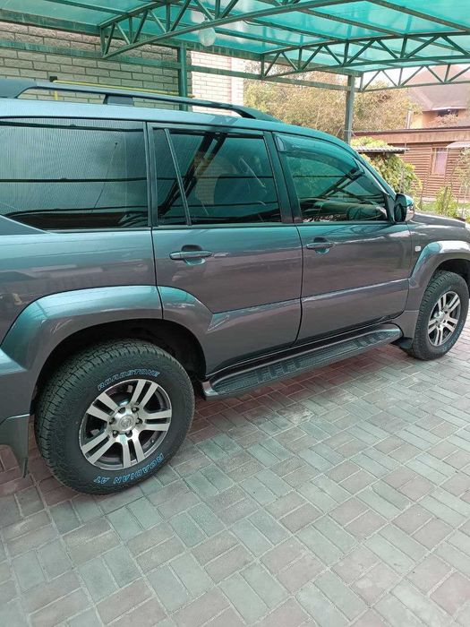 Продам свій автомобіль Toyota Prado 4.0