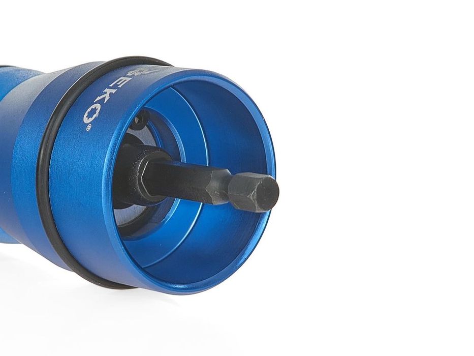 Заклепочный пистолет - адаптер для отвертки M3-M10 GEKO G01359