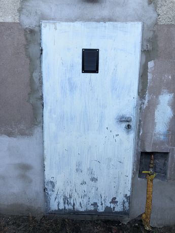 Drzwi blaszane kratka zamek