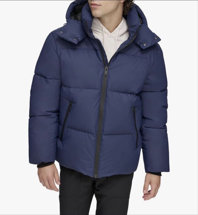 Продам новую куртку  DKNY оригинал 52-54р