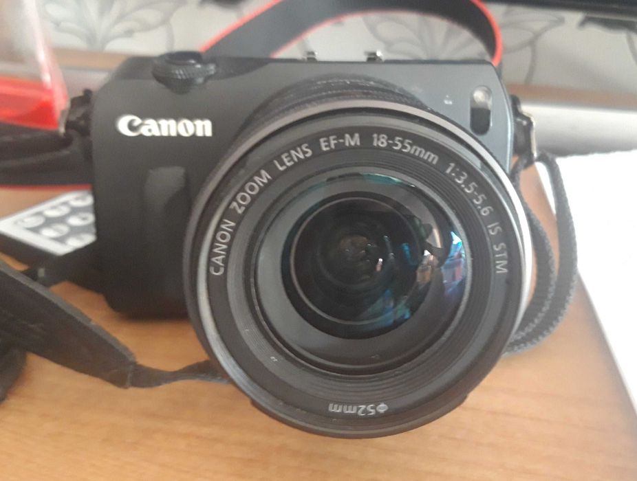 Canon EOS M Kit EF-M 18-55 IS STM Kit SPEEDLITE 90EX