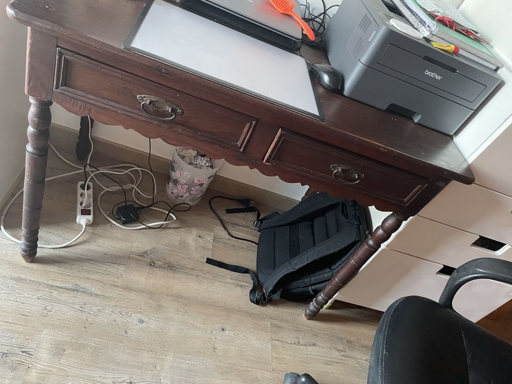Secretaria em madeira