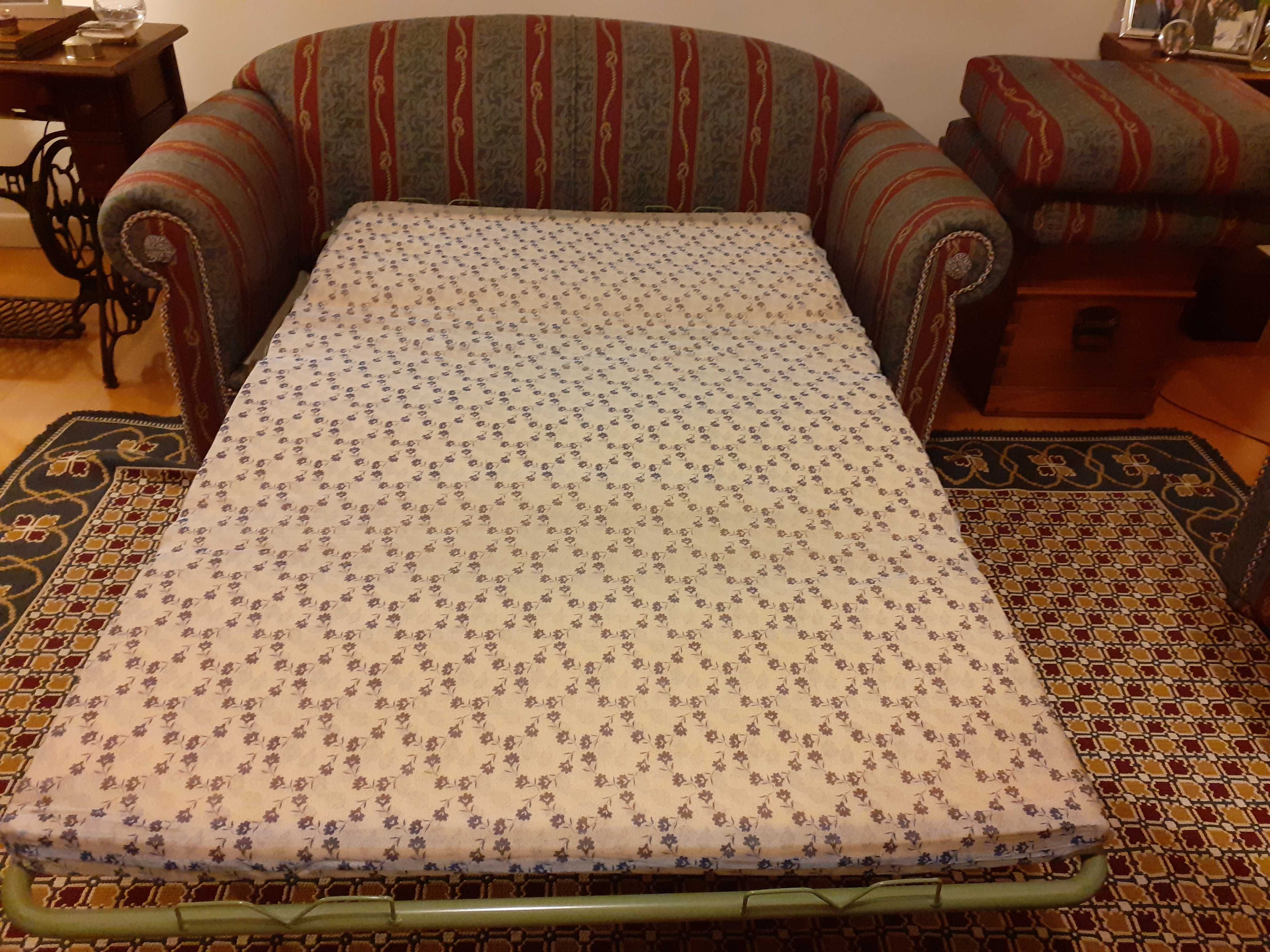 Sofás (1 é sofá cama) de 2 lugares (nova grande baixa de preço)