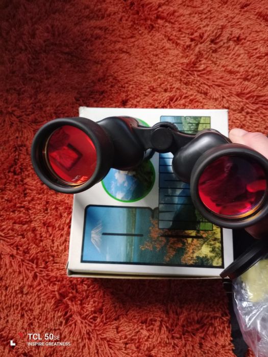 Binóculos novos ainda em caixa, tenho muitos,20€ cada um.