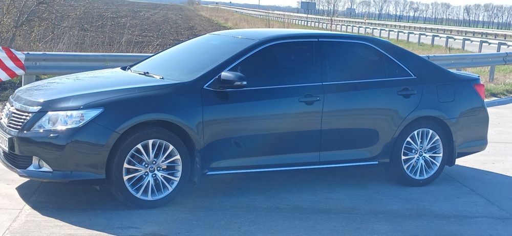 Продам Тайота камри 50