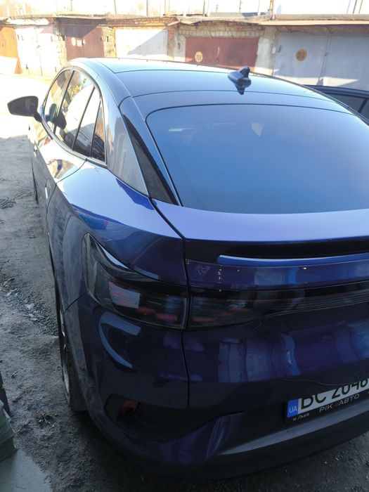 Aвтомобіль Wolwagen ID5 PRO