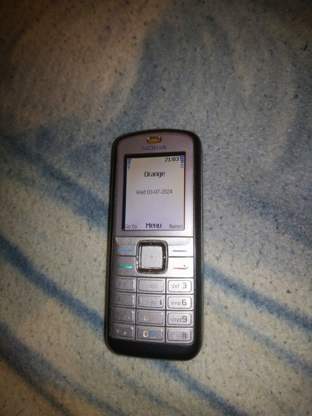 Telefon komórkowy Nokia 6070