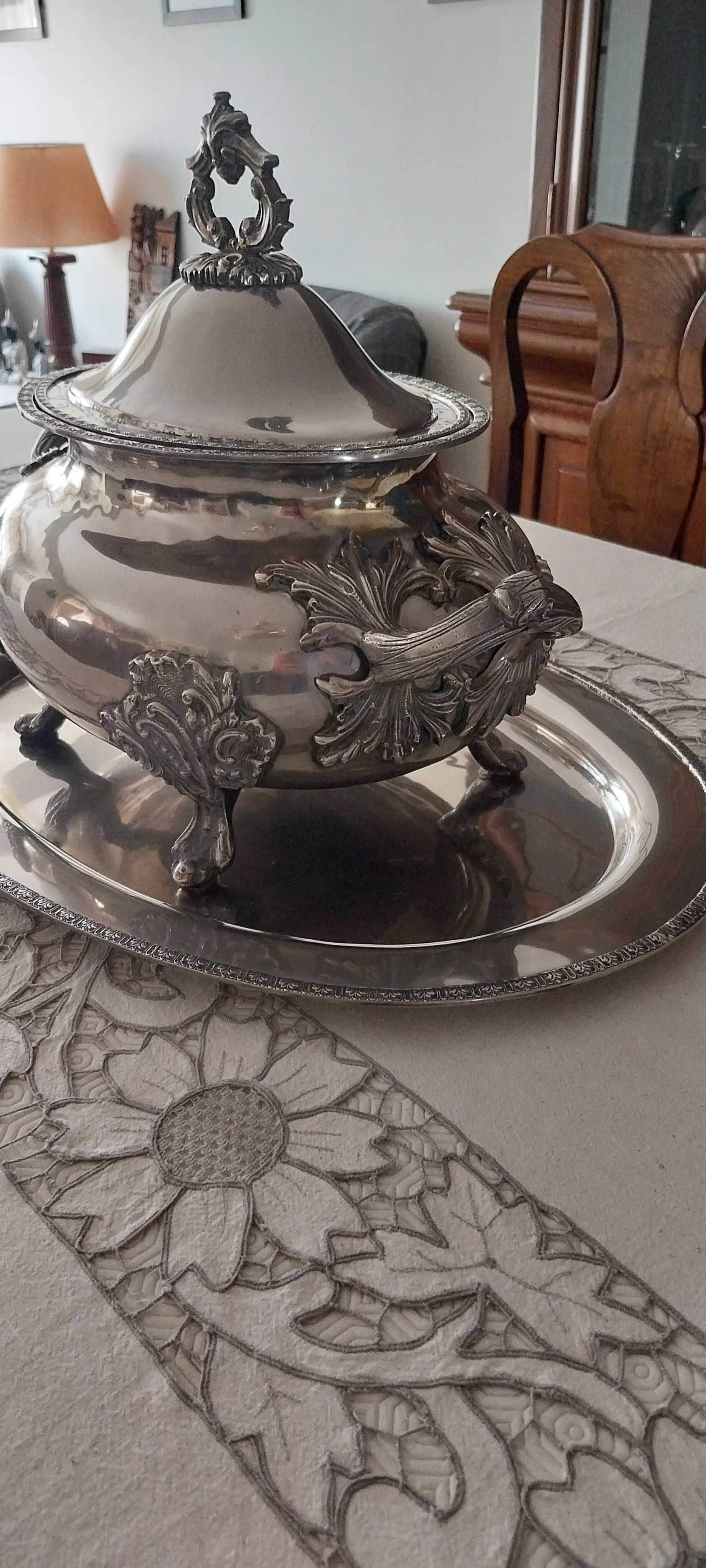 Terrina com prato em estanho