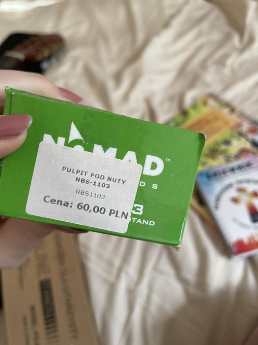 Gitara  3/4 podnóżek pulpit pod nuty pokrowiec  książka