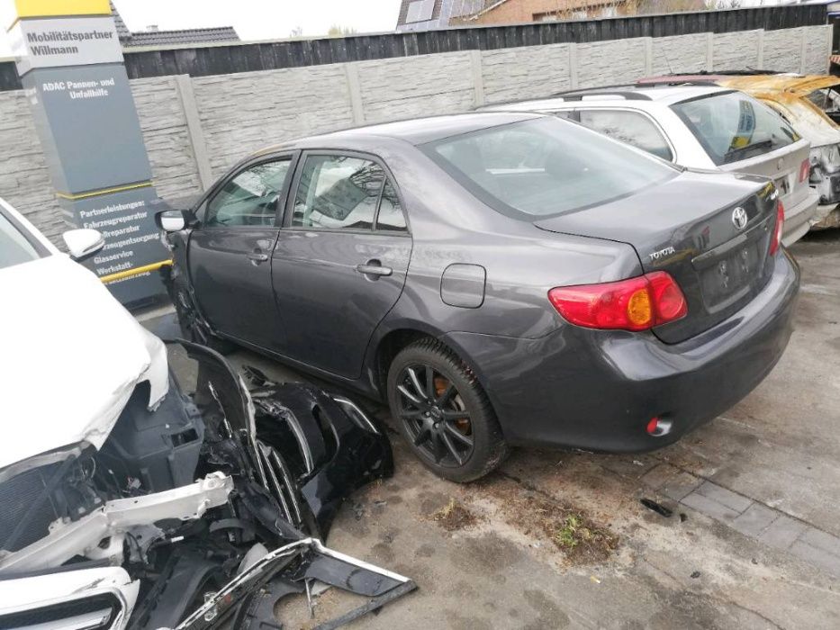 Запчасти Toyota Corolla E150 E15 E151 Оригинал б\у Дверь