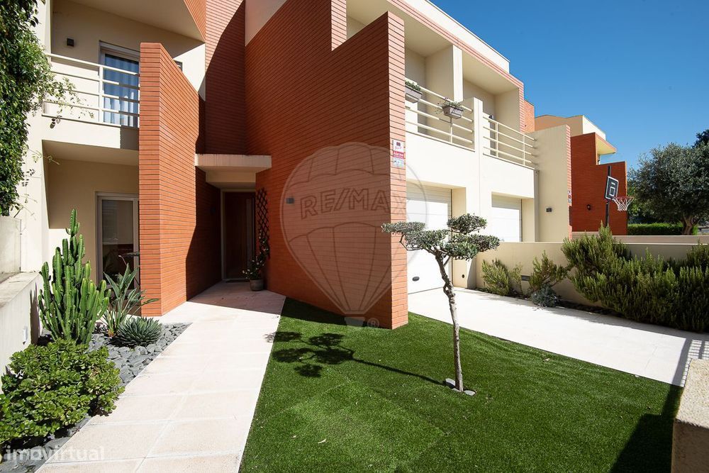 Moradia T4 para venda