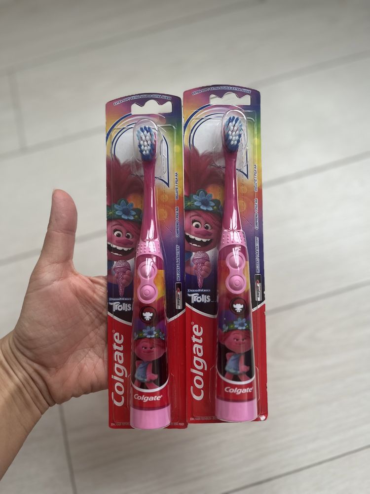 Colgate Детская электрическая зубная щетка Trolls Тролли