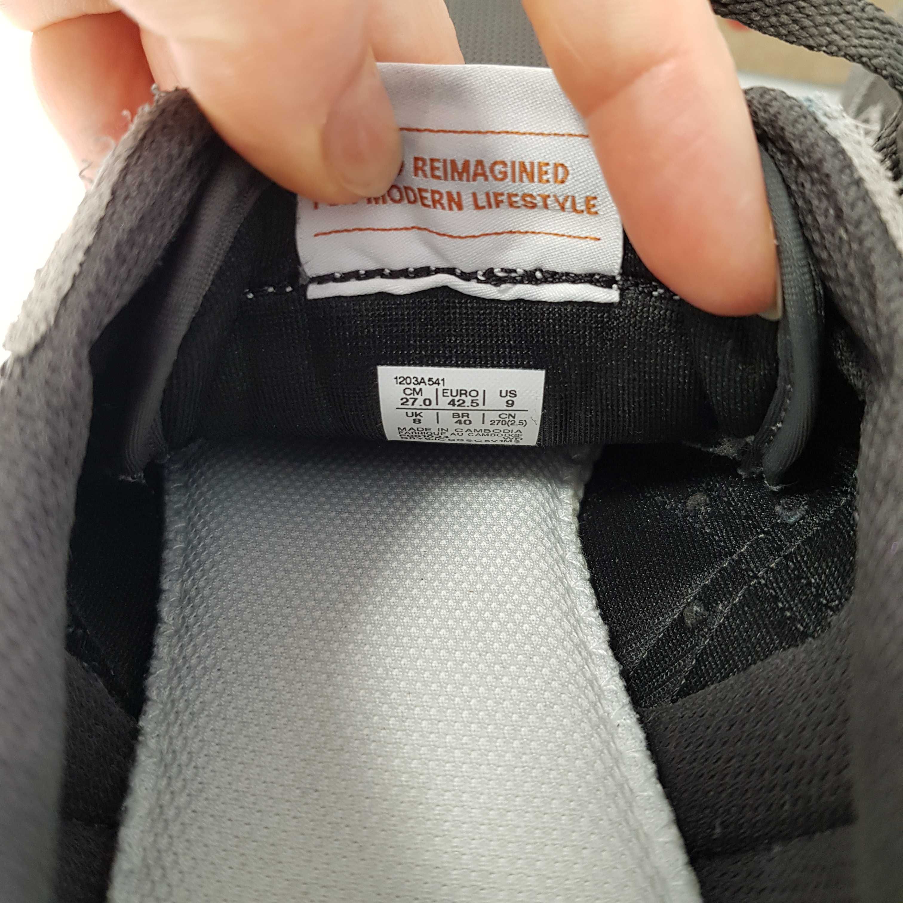ASICS Tiger Runner II чоловічі кросівки р. 42